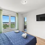 San Antonio By Aneo Travel Lägenhet Crikvenica